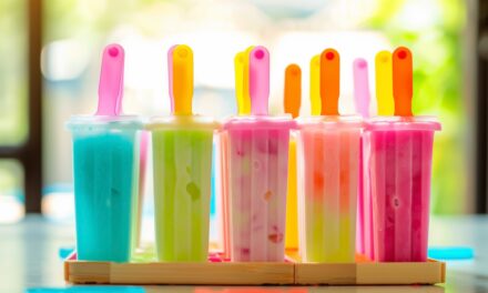 DIY Popsicles: A Delicious Recipe to Make with Your Kids