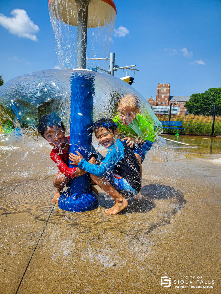 Kids playing in Sioux Falls Splash Pad