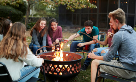 Hosting the Ultimate Backyard Bonfire This Fall