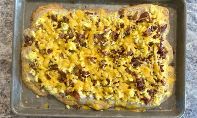 Easy Breakfast Pizza with Biscuit Crust