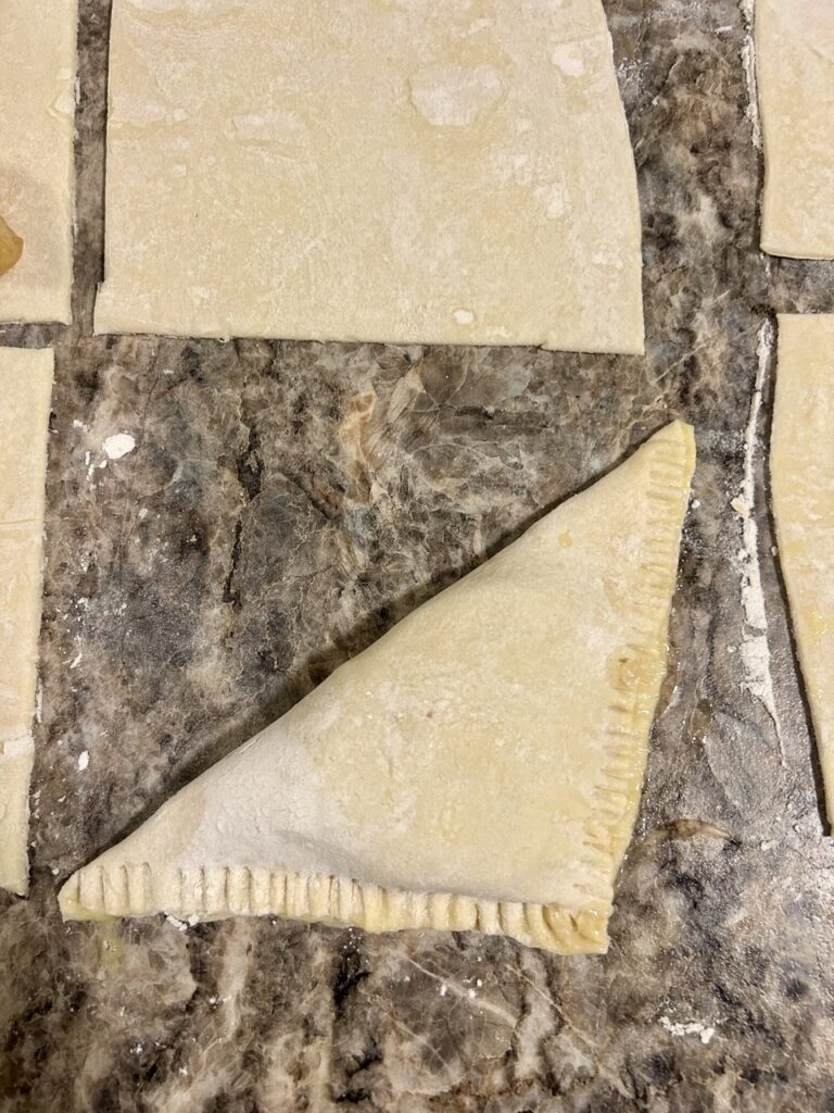 Apple Turnovers Crimping the edges