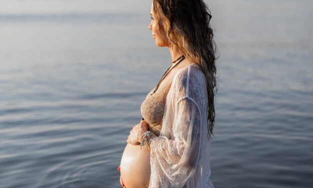 Maternity Photo Sessions are Trendy in 2026